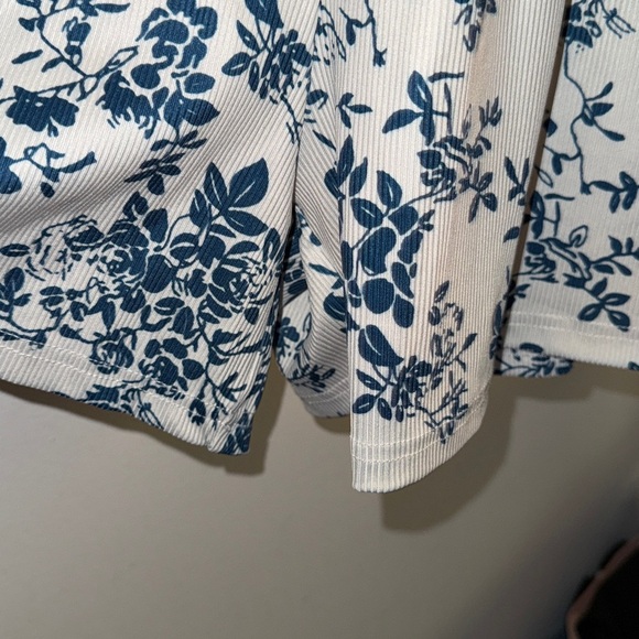 Cider White and Blue Floral Jumpsuit - Picture 4 of 4